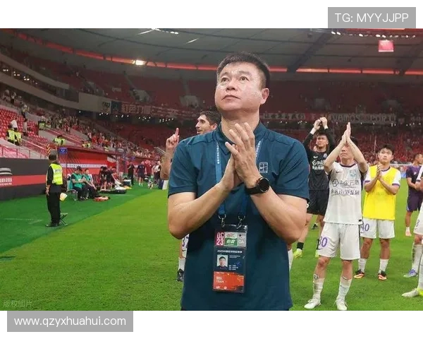 记者：于根伟身体状况好转尽力恢复 仍计划带队前往云南