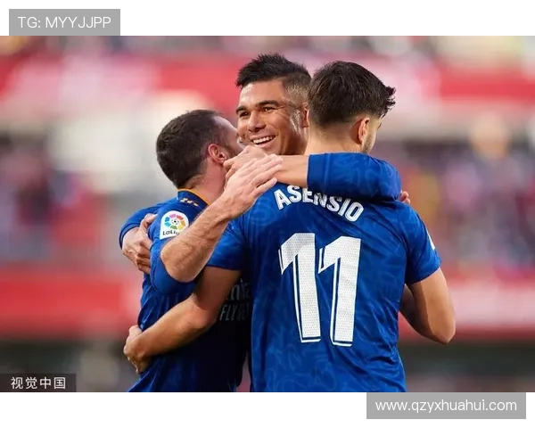 维尼修斯点球被判无效伯纳乌球迷高喊内格雷拉事件引发广泛热议