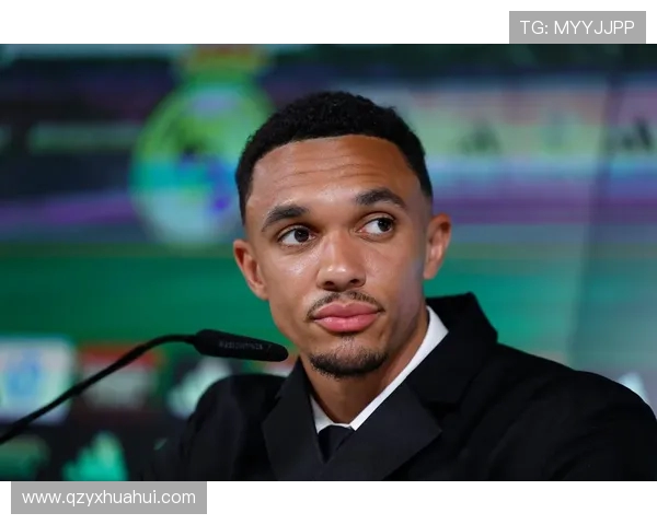 阿诺德亮相皇马今日训练 或将入选对阵尤文大名单